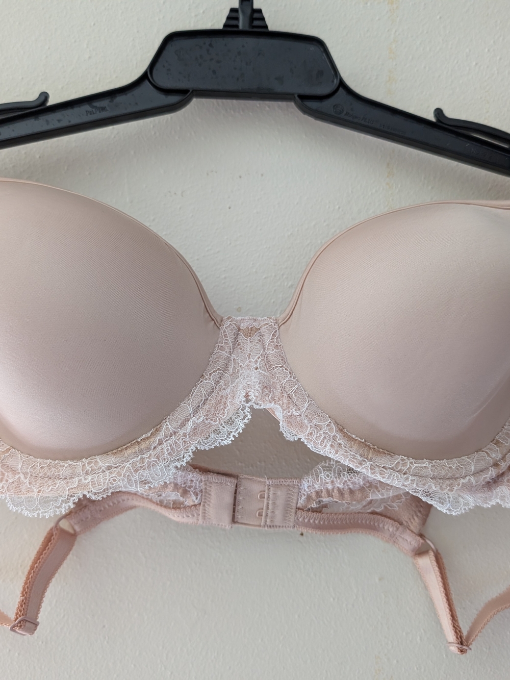 Wacoal Nude Lace Trim Underwire Bra NwOT